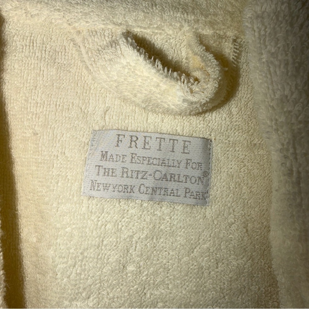 The Ritz-Carlton New York Central Park Hotel Robe Waffle Terry Cloth Cream XL - Picture 2 of 7